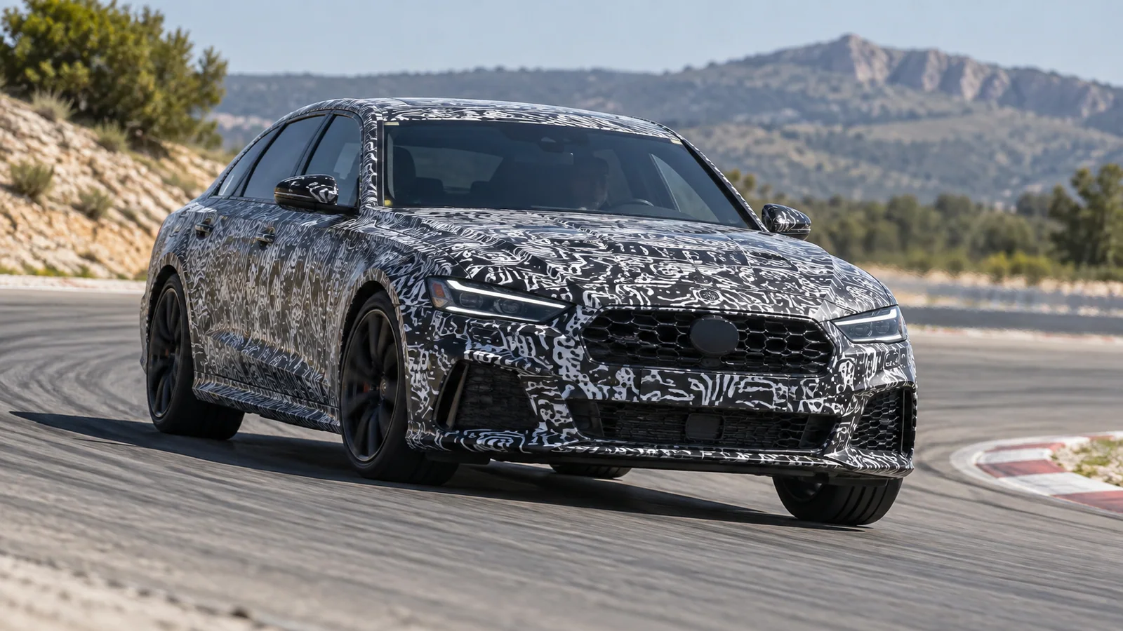 Recreación editorial del nuevo BMW Serie 3 térmico durante pruebas de calor